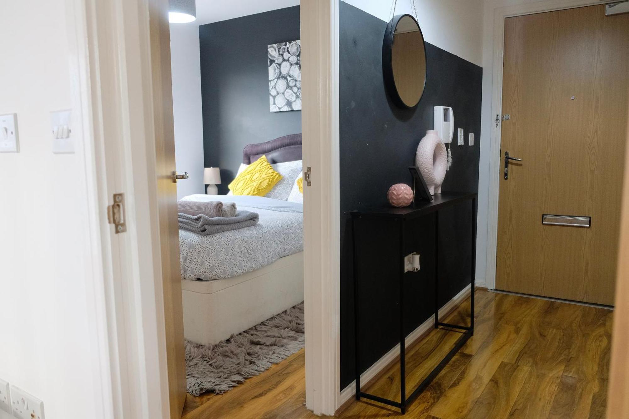 Apartment Lord Street With Free Parking & Wifi- Salford Uni, Victoria Station, Ao Arena Manchester