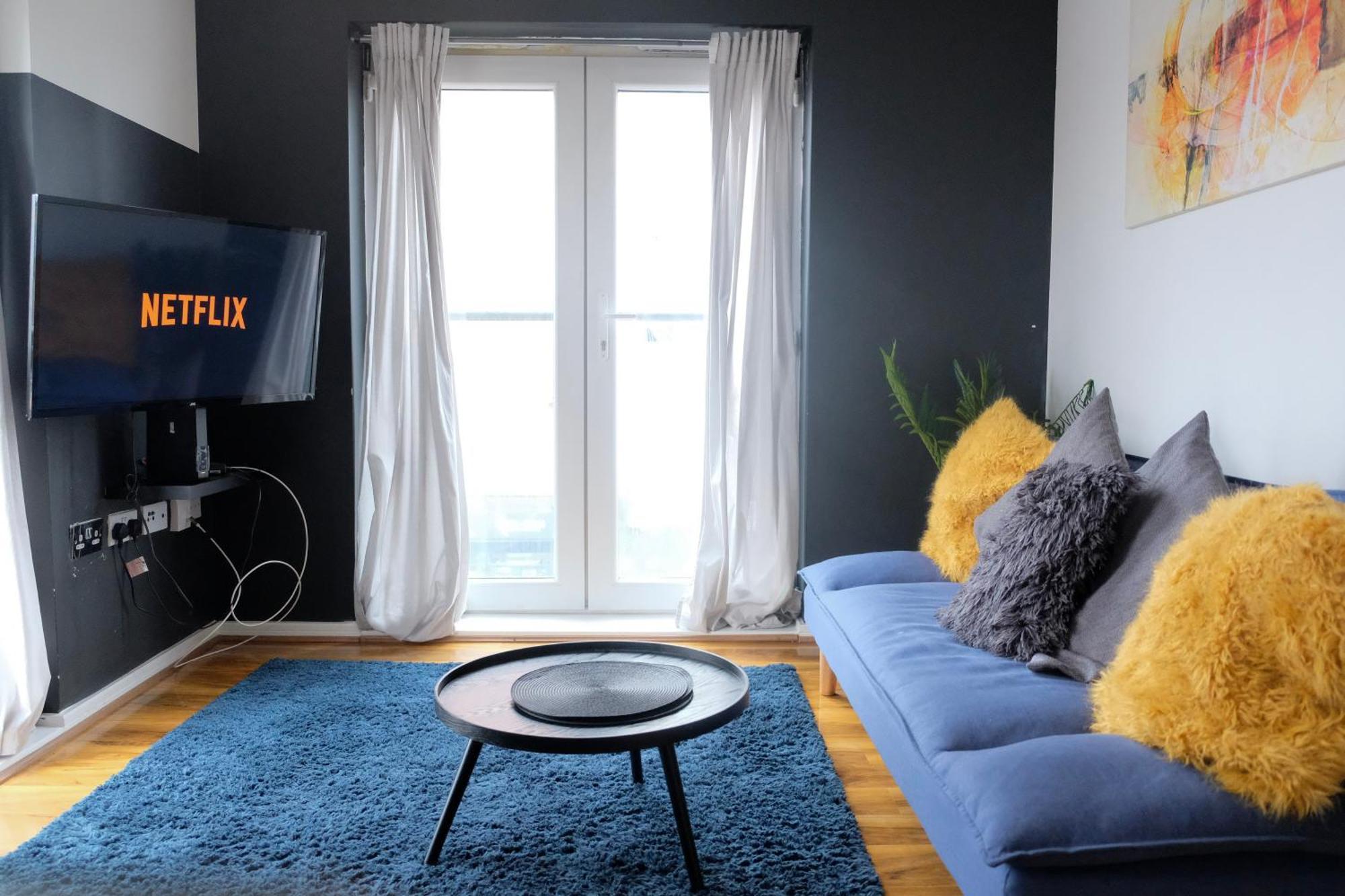 Lord Street With Free Parking & Wifi- Salford Uni, Victoria Station, Ao Arena Manchester