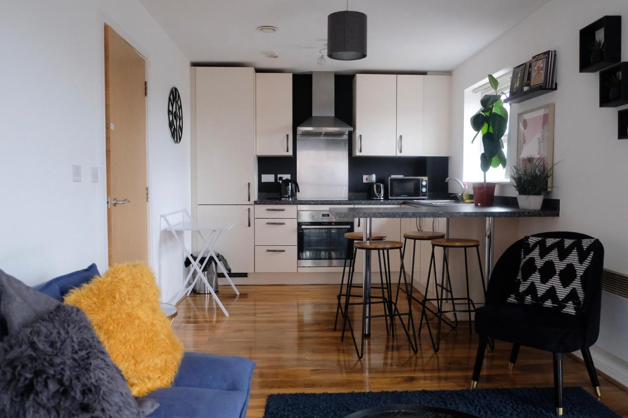 Lord Street With Free Parking & Wifi- Salford Uni, Victoria Station, Ao Arena